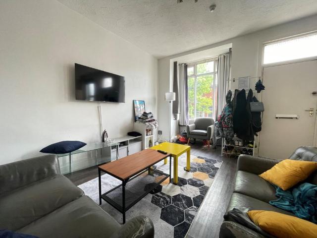 Beechwood Mount, Burley, Leeds, LS4 5 bed terraced house to rent £1,695 pcm £391 pw