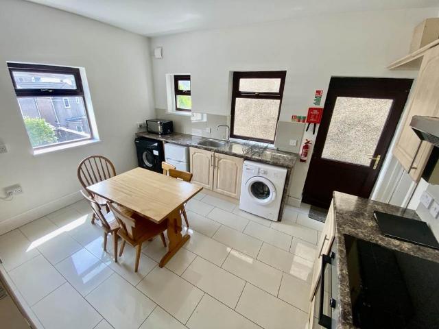 Beechwood Road, Uplands, Swansea 5 bed house to rent £1,900 pcm £438 pw