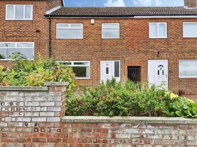 Beecroft Close, Leeds LS13 3 bed terraced house to rent £995 pcm £230 pw