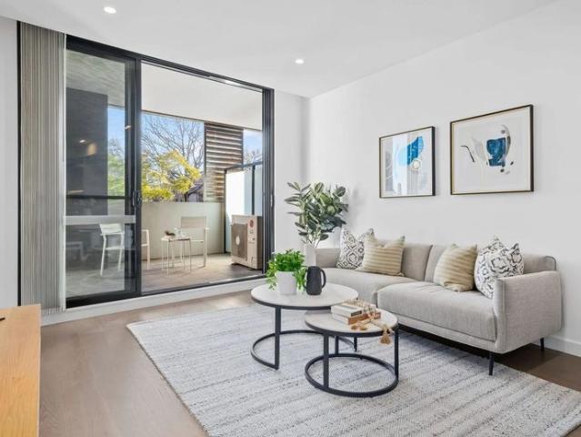 'Beecroft Place' 1 Bed + Study Room