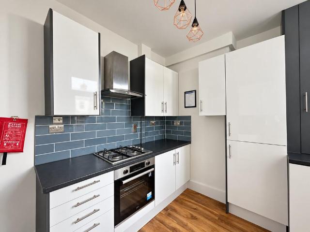 Beedell Avenue, Westcliff On Sea SS0 1 bed in a house share to rent £740 pcm £171 pw