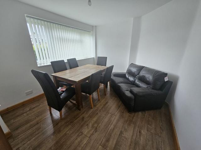 Beehive Lane, Basildon SS14, 5 bed terraced house to rent, £1,900 pcm | PrimeLocation