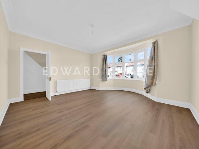 Beehive Lane, Gants Hill IG1, 4 bed semi detached house to rent, £2,700 pcm | PrimeLocation