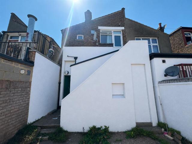 Beehive Lane, Ilford IG1, 2 bed property to rent, £1,795 pcm | PrimeLocation