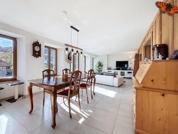 Wunderschöne 4,5 Zimmerwohnung in einem renovierten Bauernhaus in Villarsiviriaux