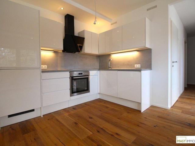 Beeindruckende 3 Zimmer Wohnung mit Top Ausstattung im beliebten 23. Bezirk Nähe SCS/Wien