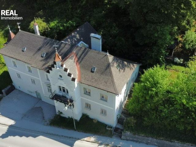 Beeindruckende Hammerherren Villa mit Weinkeller