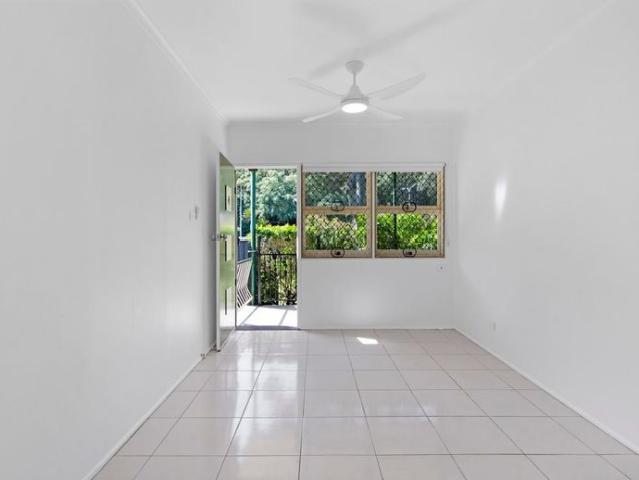 Beelyu Street. Burleigh Heads. Enough Said