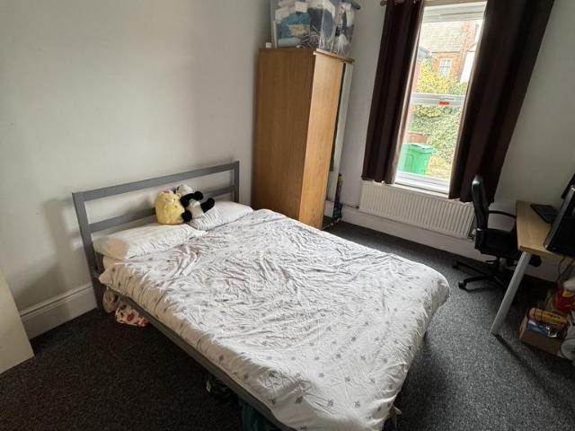Beeston Road, Nottingham NG7 1 bed in a house share to rent £521 pcm £120 pw