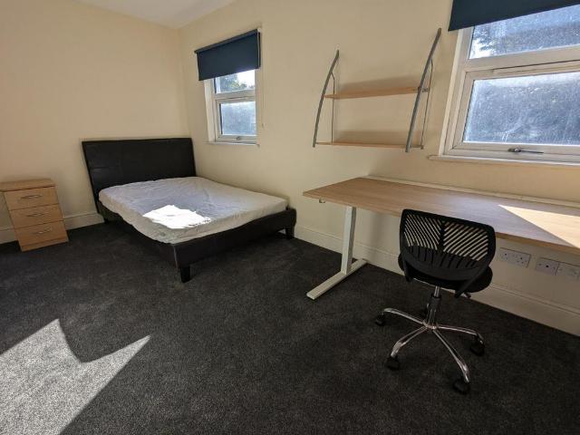 Beeston Road, Nottingham NG7 6 bed house share to rent £520 pcm £120 pw