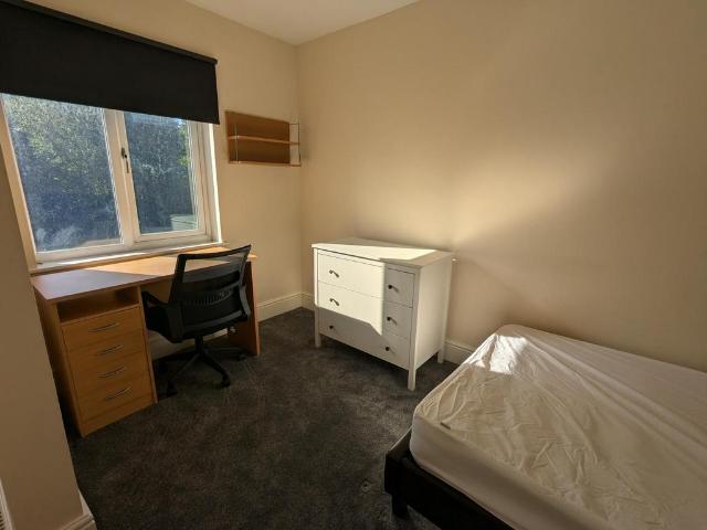 Beeston Road, Nottingham NG7 6 bed house share to rent £520 pcm £120 pw