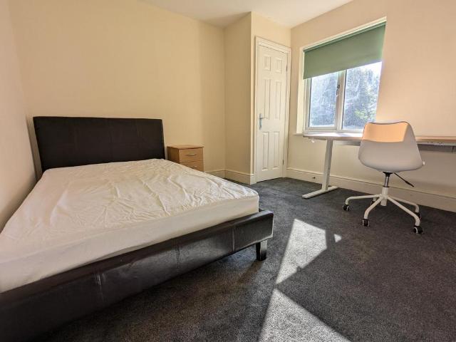 Beeston Road, Nottingham NG7 6 bed house share to rent £520 pcm £120 pw