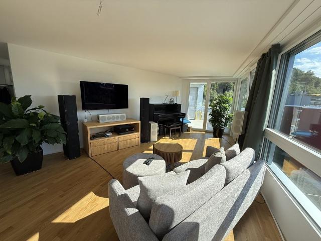 BEFRISTET: 01.11.2026 31.03.2027: Möblierte 4 Zimmer Wohnung mit Dachterrasse und Seesicht