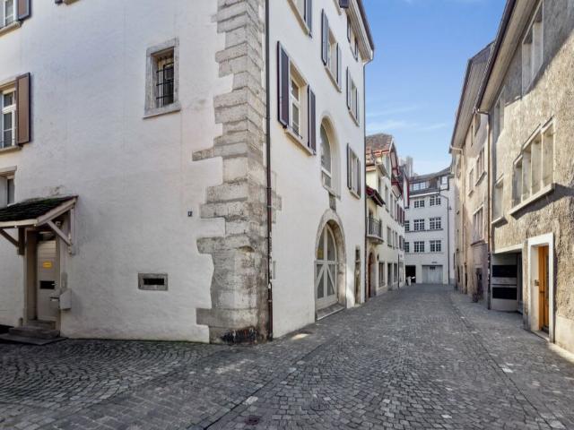 Befristet bis 30.09.2027 Helle 1.5 Zimmer Wohnung im Herzen der Altstadt