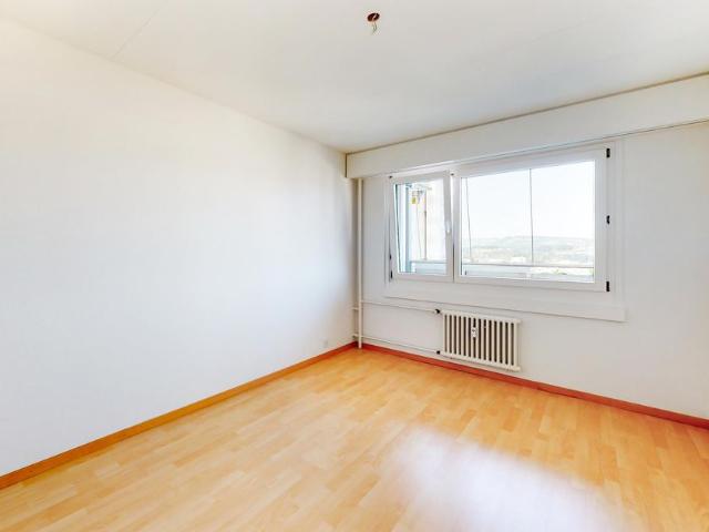 BEFRISTET bis 31.03.2027 4.5 Zimmer Wohnung mit grossartiger Weit.