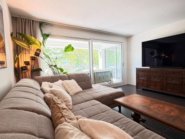 Befristet, möbliert: Grosse 3.5 Zimmer Wohnung in Greifensee