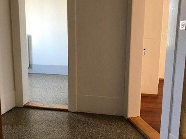 Befristet wohnen in 2 Zimmer Altbauwohnung