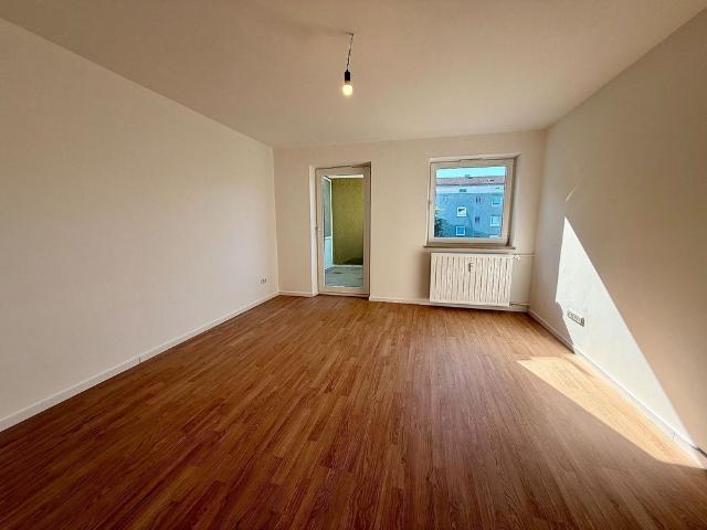 Befristete Vermietung bis 31.01.2030: Schöne 4 ZKB Wohnung mit Balkon ab 01.11.2026 zu vermieten