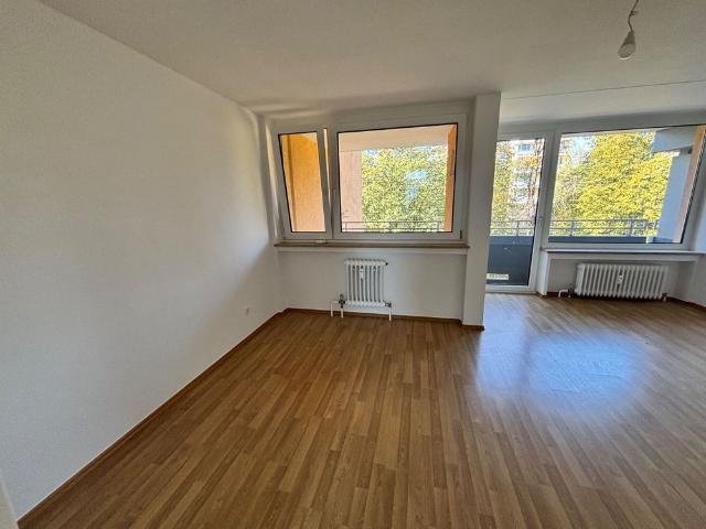 Befristete 2,5 Zimmer Wohnung mit Balkon in Perlach