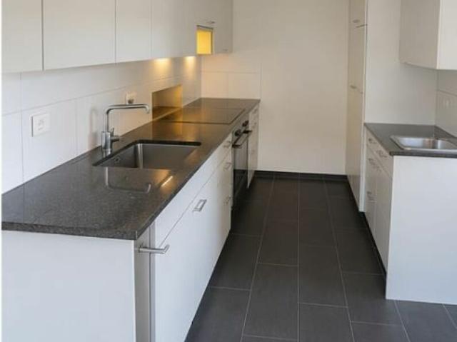 Befristete 4.5 Zimmer Wohnung mit Seesicht in Kilchberg