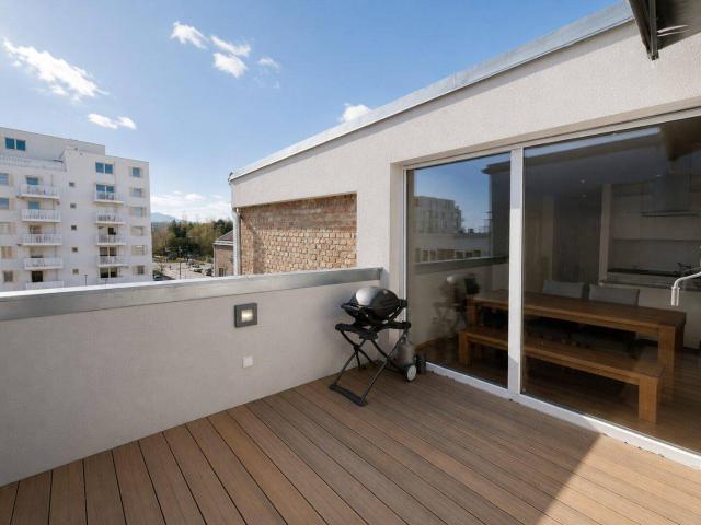 Begehrte Dachgeschosswohnung mit Terrasse, großzügigem Raumgefühl & niedrigen Betriebskosten