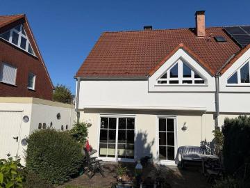 Begehrte Lage in der Schwerter HeideDHH mit großer Garage