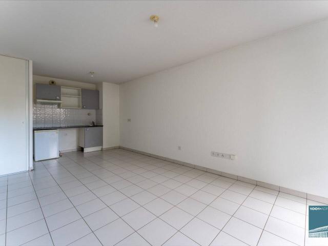 Bègles Dans rés. BBC, T2 avec balcon, jolies prestations, park