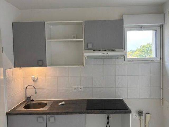 BEGLES Res BBC T3 avec balcon+ parkings et cellier
