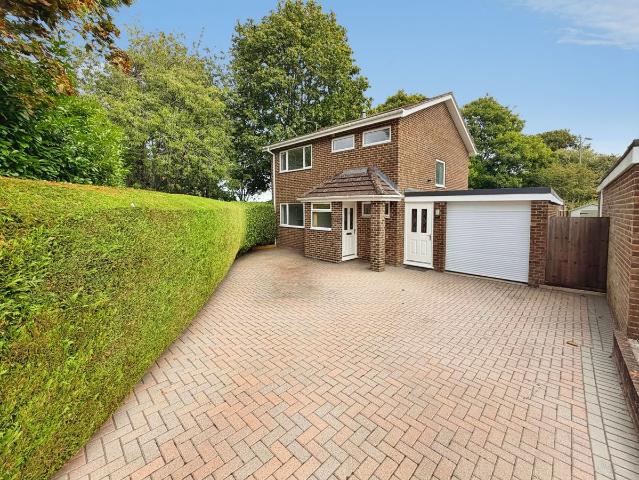 Begonia Close, Basingstoke RG22, 3 bed detached house to rent, £1,950 pcm | PrimeLocation