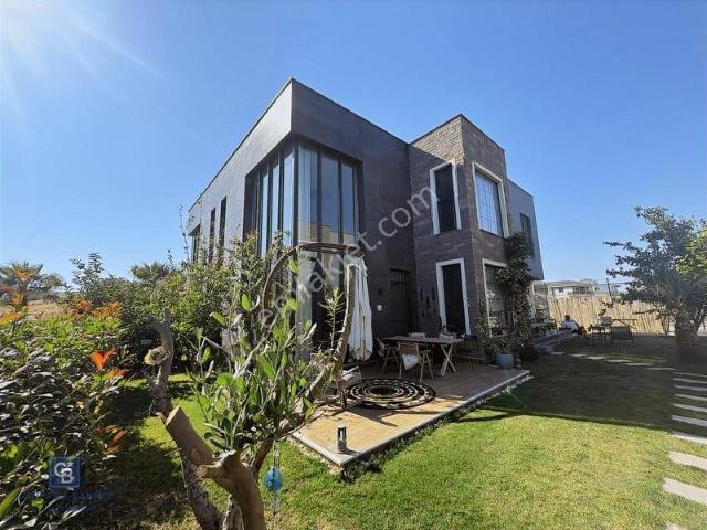 Begonvilla Seyrek'te 3+1 Satılık Lüks Villa