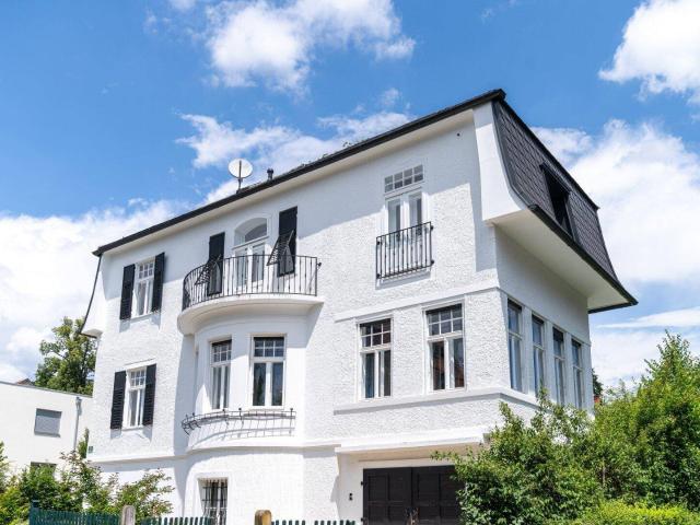 Behutsam renovierte Altbauvilla in Grünruhelage in Graz Mariatrost