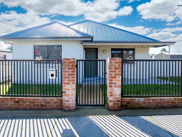 Behind the Gate A Beautiful Renovated Home in the heart of Wodonga