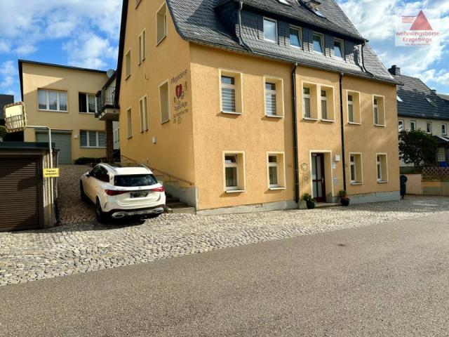 Behinderten /Altersgerechte Wohnung Fußbodenheizung ebenerdige Dusche komplett möbliert Thum