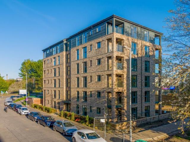 Beith Street, 3/2, Partick, Glasgow. 2 bed flat to rent £1,450 pcm £335 pw