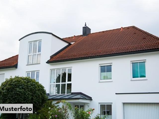Beidseitig angeb. Einfamilienhaus im Villenviertel