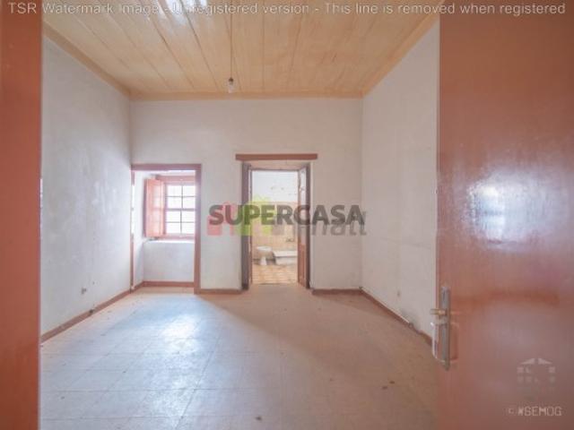 Beja| Apartamento T9 Centro Histórico p Recuperar