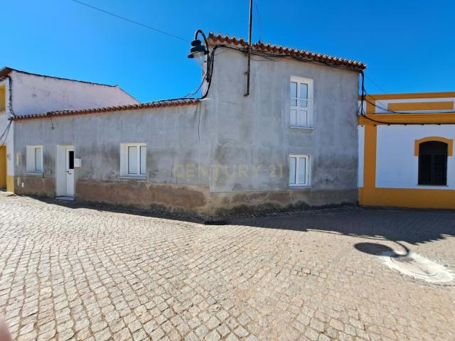 Beja Serpa, Espaçosa Moradia em Brinches, Totalmente Remodelada para acabamentos a seu gosto