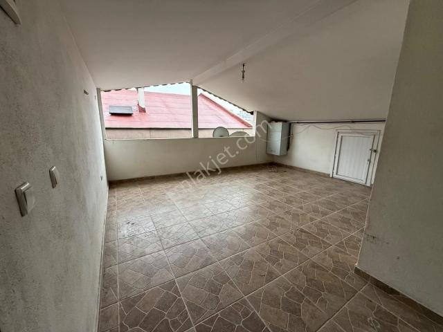 Bekara Uygun Kapalı Teraslı Kiralık 2+1 Çatı Katı
