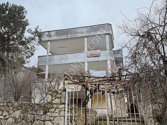 Bekiralanında 710 M2 Arsa İçinde İki Daireden Olşan Müstakıl Ev