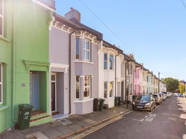 Belton Road, Brighton, BN2 3 bed terraced house to rent £2,450 pcm £565 pw