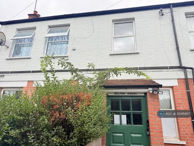Belton Road, London, NW2 3 bed flat to rent £2,400 pcm £554 pw