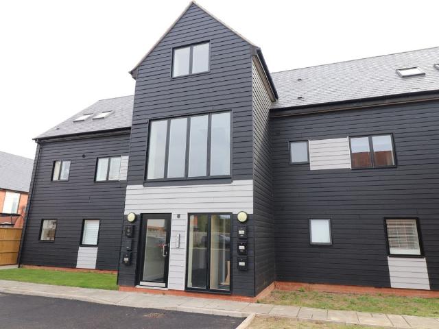Belvedere Close, Billericay CM11, 2 bed flat to rent, £1,700 pcm | PrimeLocation