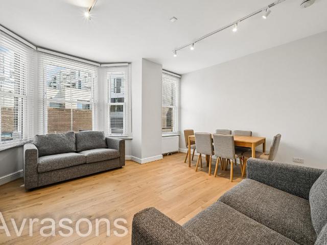 Belvedere Buildings, London SE1, 3 bed flat to rent, £3,500 pcm | PrimeLocation