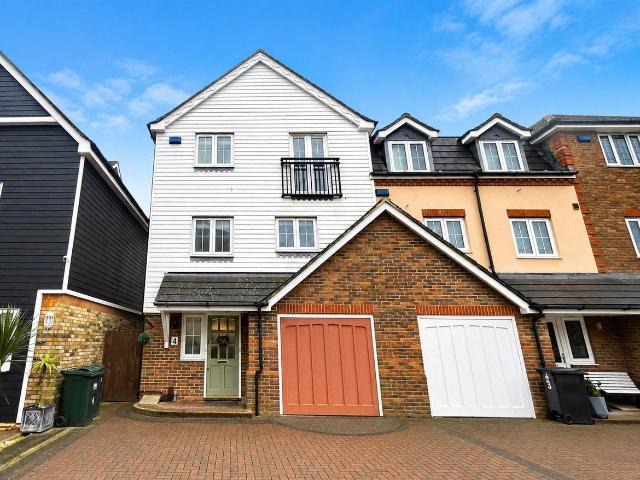 Belvedere, Eastbourne BN23, 4 bed town house to rent, £1,900 pcm | PrimeLocation
