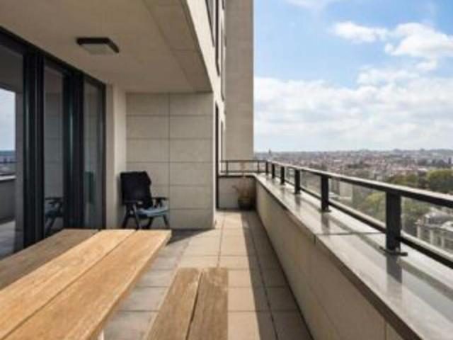 Belview: Luxurious 3 Bedroom Apartment with Panoramic Views