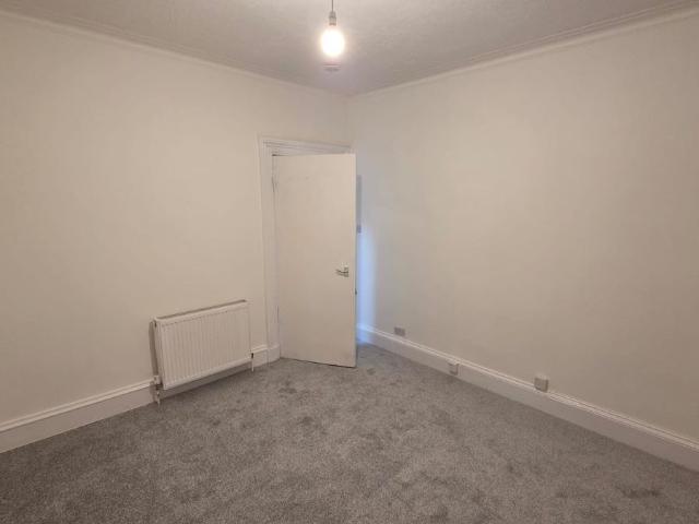Belville Street, East, Greenock PA15, 2 bed flat to rent, £600 pcm | PrimeLocation