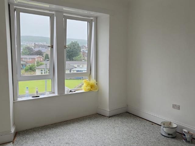 Belville Street, East, Greenock PA15, 2 bed penthouse to rent, £600 pcm | PrimeLocation