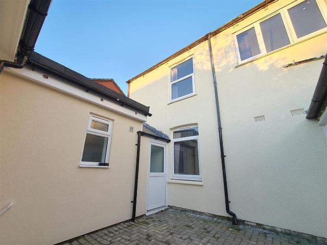 Belvoir Road, Coalville LE67, 2 bed flat to rent, £775 pcm | PrimeLocation
