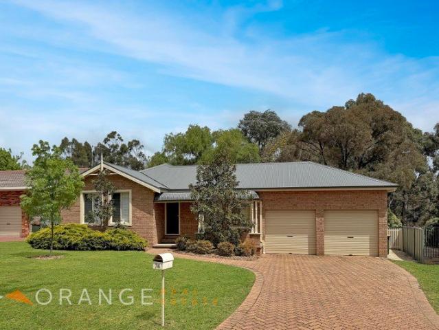 BEL AIR LOCATION ESTABLISHED, PRIVATE, BACKING ONTO PARKLAND