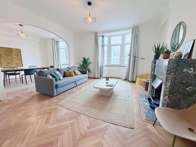 Bel apt meublé de 2 chambres! TOP SITUATION!